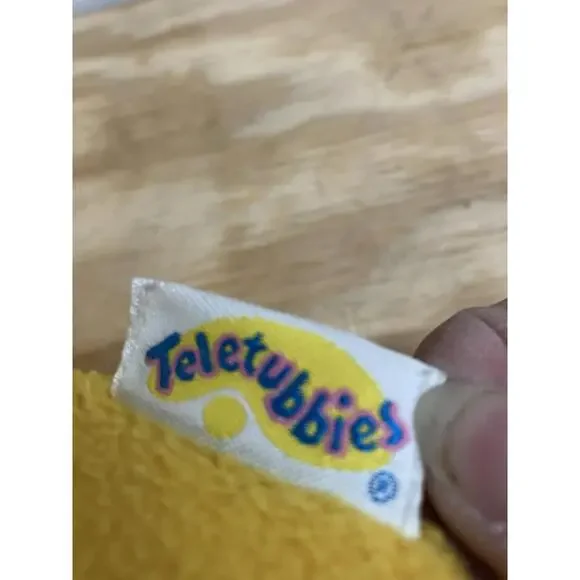 Yellow Teletubbies Laa Laa Talking Plush Playskool 12-Inch Stuffed Toy 1998 VTG - Picture 4 of 6